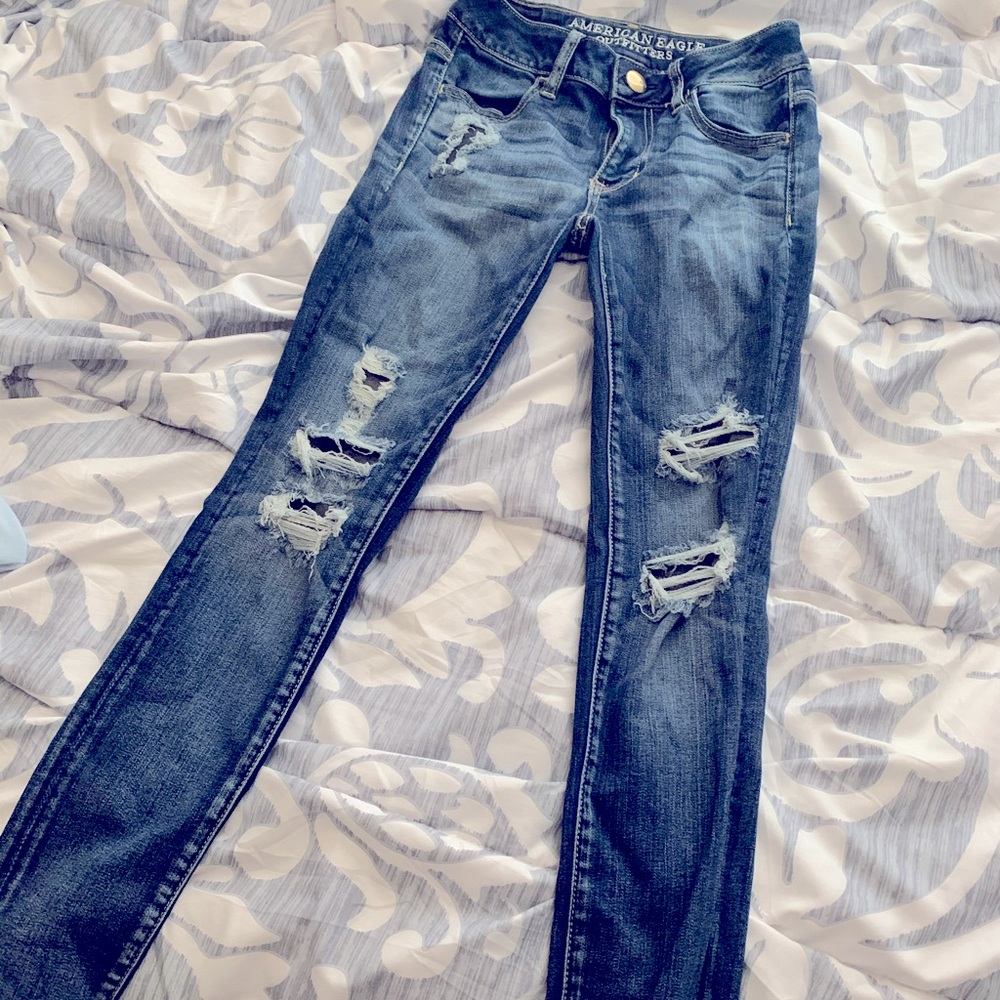 American eagle distressed skinny jeans